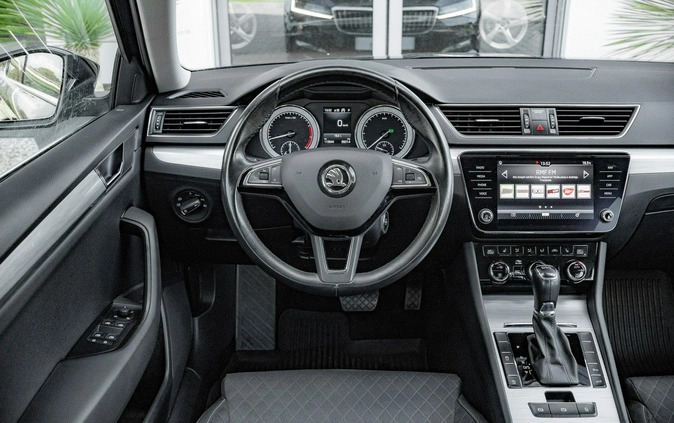 Skoda Superb cena 96850 przebieg: 115590, rok produkcji 2019 z Rudnik nad Sanem małe 704
